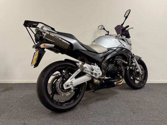 suzuki - gsr-600
