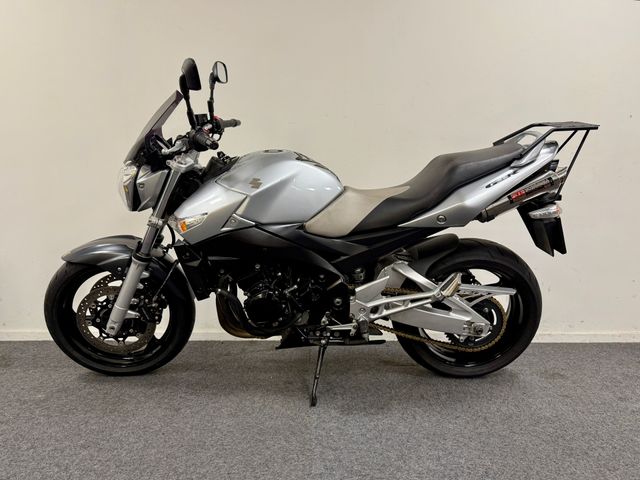 suzuki - gsr-600