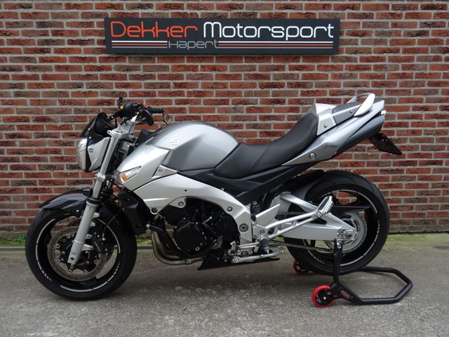 suzuki - gsr-600