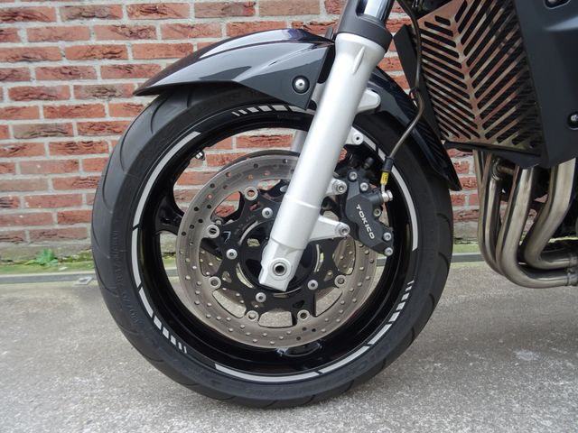 suzuki - gsr-600