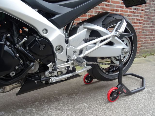 suzuki - gsr-600
