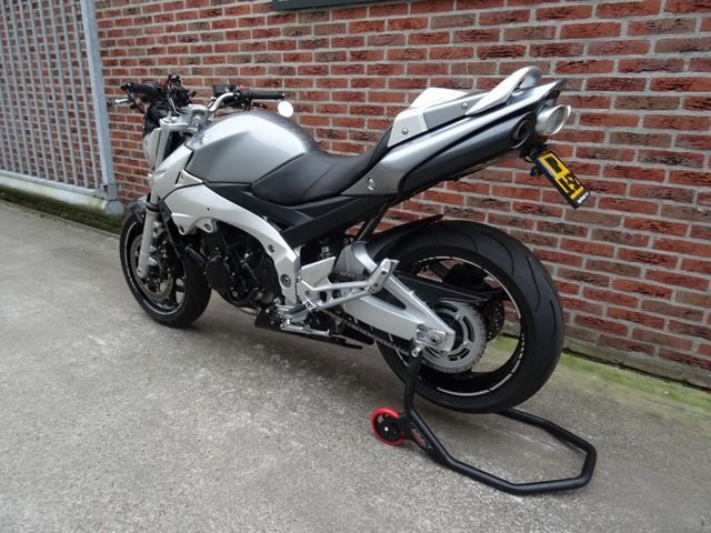 suzuki - gsr-600