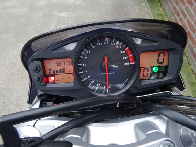 suzuki - gsr-600