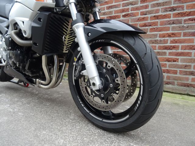 suzuki - gsr-600