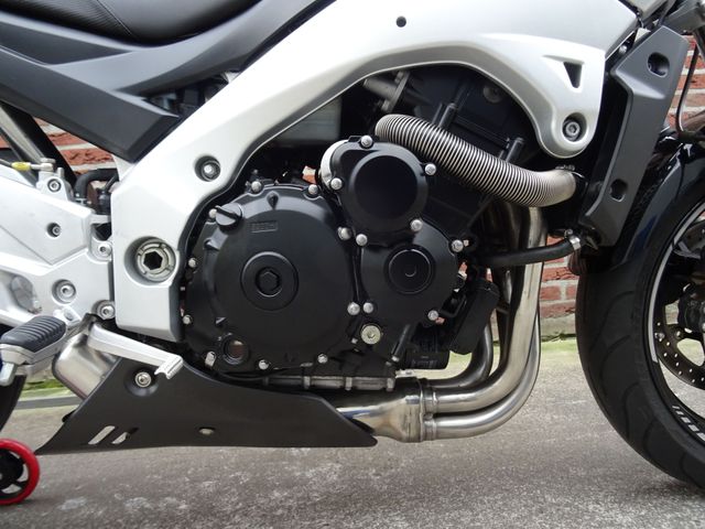 suzuki - gsr-600