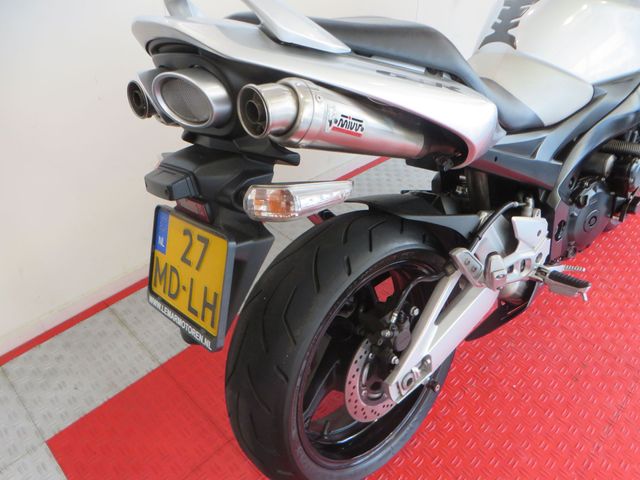suzuki - gsr-600