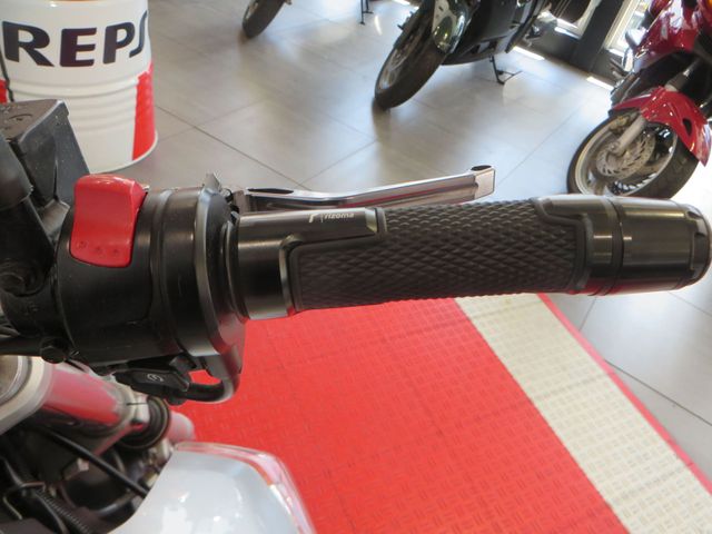 suzuki - gsr-600