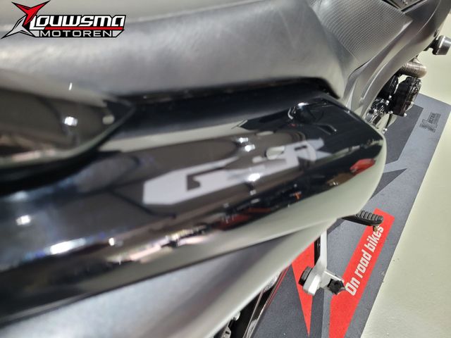 suzuki - gsr-600