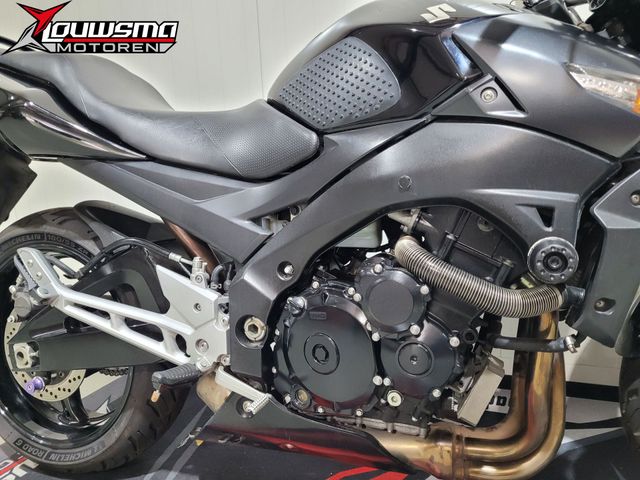 suzuki - gsr-600