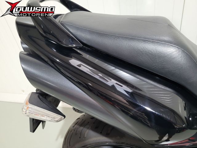 suzuki - gsr-600