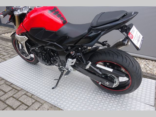 suzuki - gsr-750