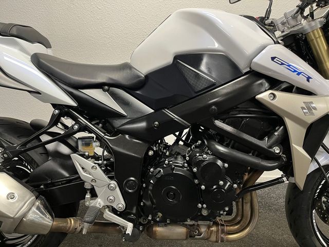 suzuki - gsr-750