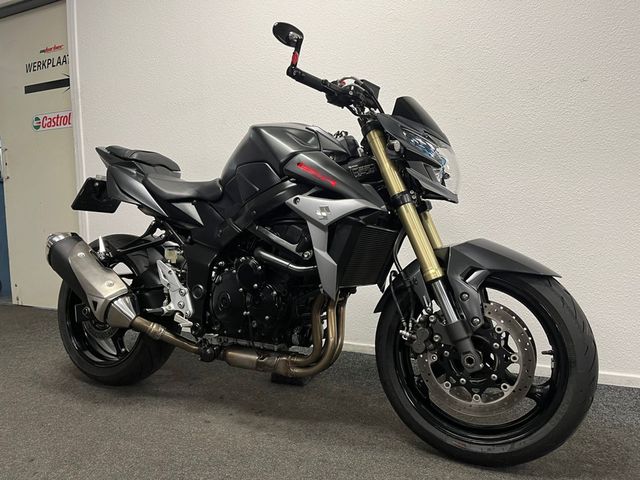 suzuki - gsr-750