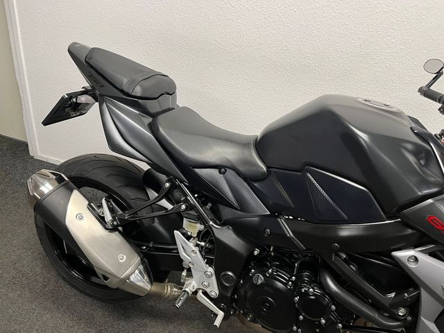 suzuki - gsr-750