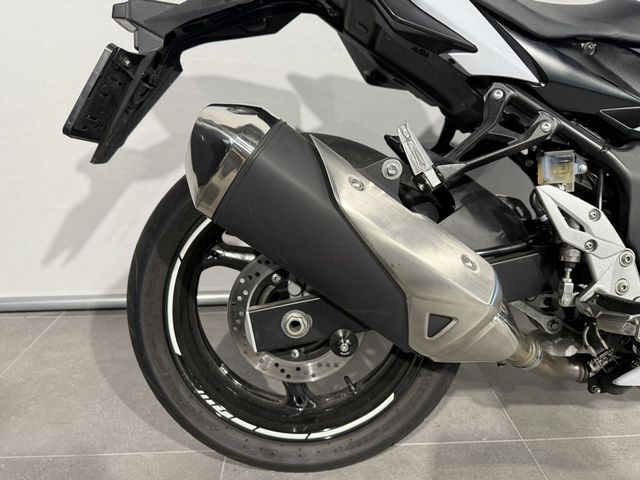 suzuki - gsr-750