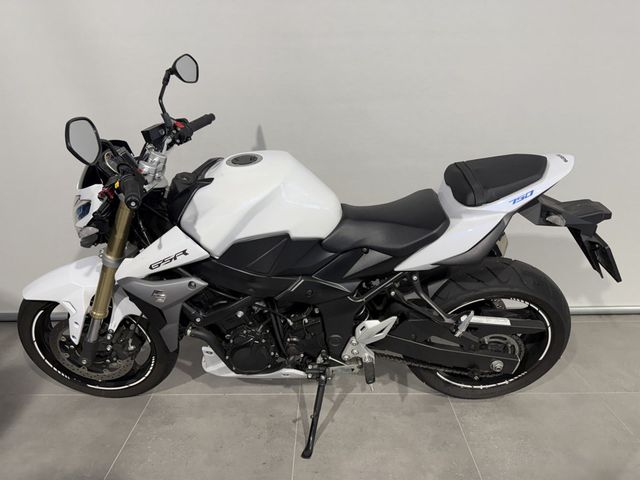 suzuki - gsr-750