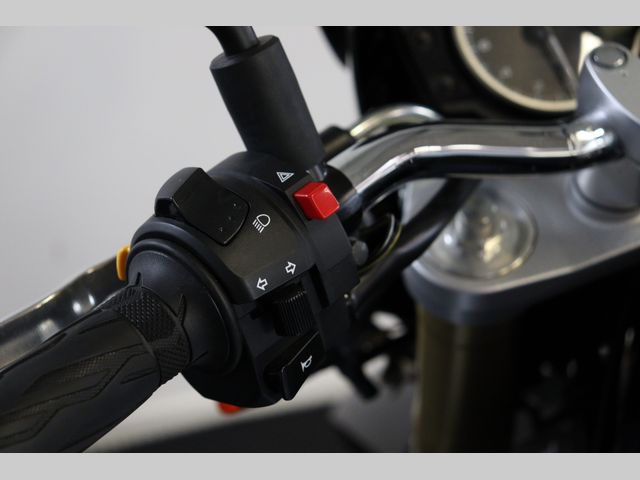 suzuki - gsr-750