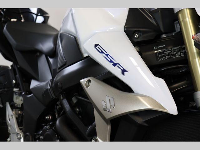 suzuki - gsr-750