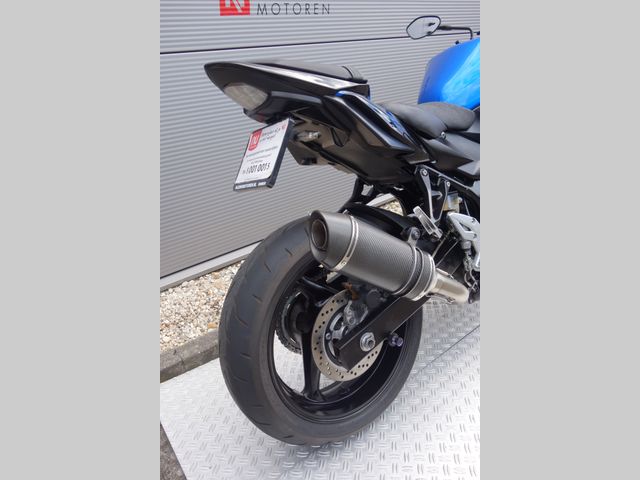 suzuki - gsr-750