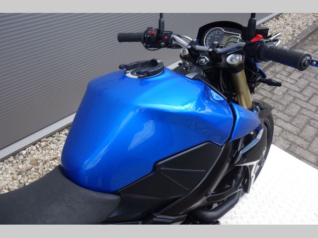 suzuki - gsr-750