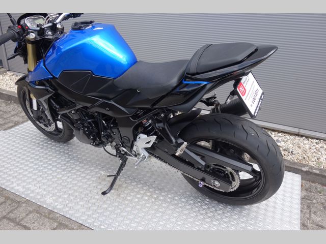 suzuki - gsr-750
