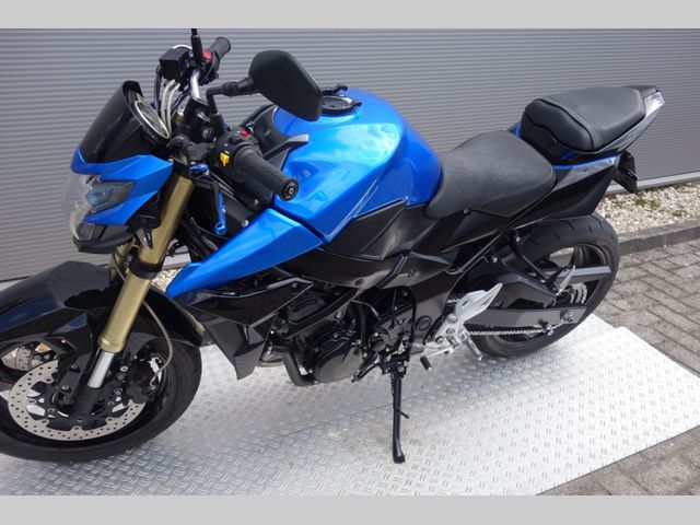 suzuki - gsr-750