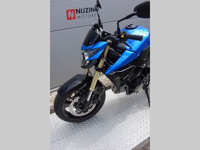 suzuki - gsr-750