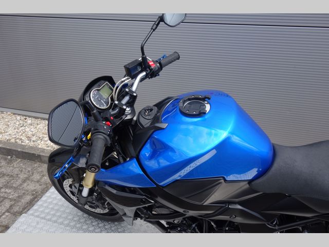 suzuki - gsr-750