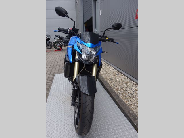 suzuki - gsr-750
