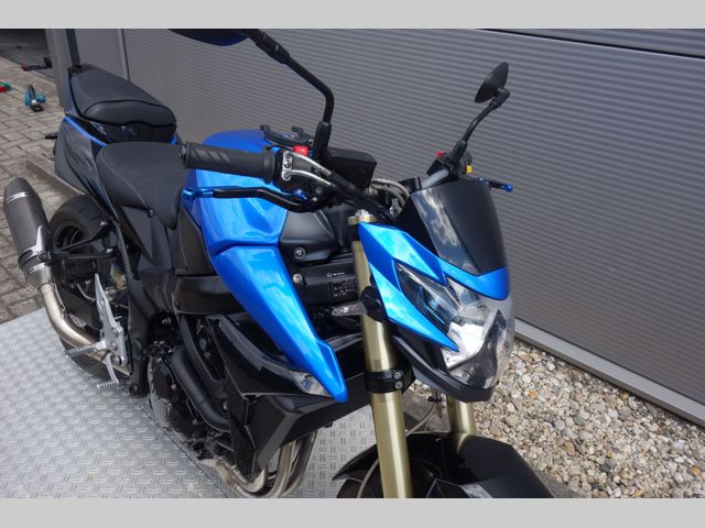 suzuki - gsr-750