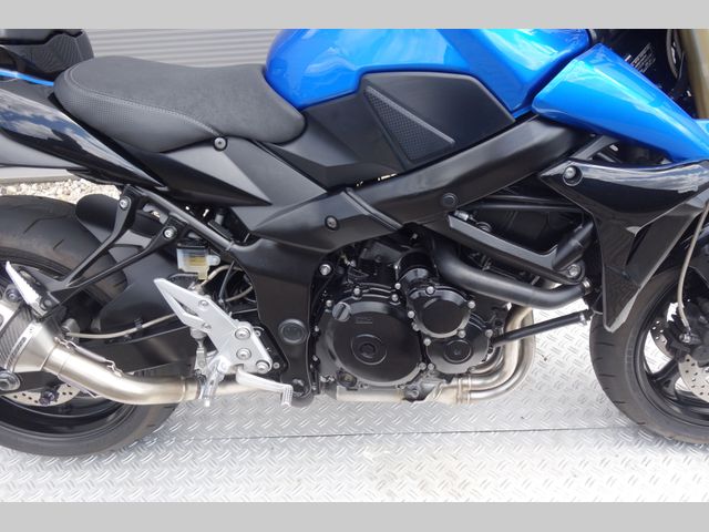 suzuki - gsr-750