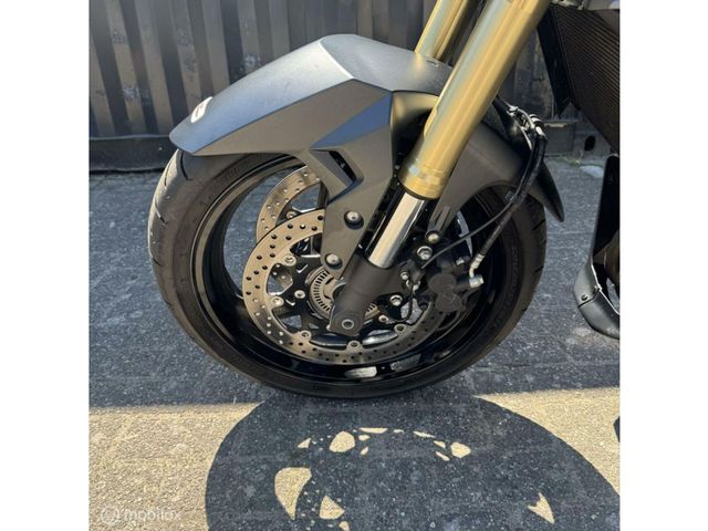 suzuki - gsr-750