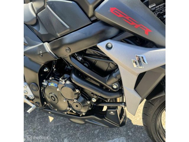 suzuki - gsr-750