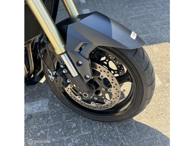 suzuki - gsr-750