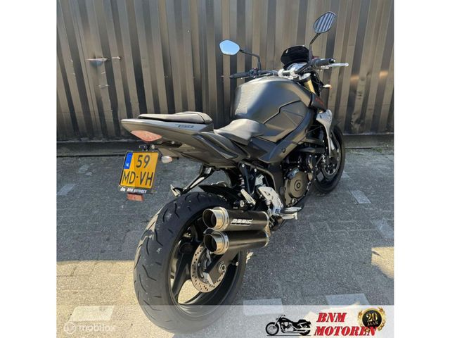 suzuki - gsr-750