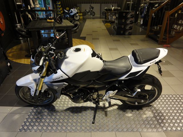 suzuki - gsr-750-a