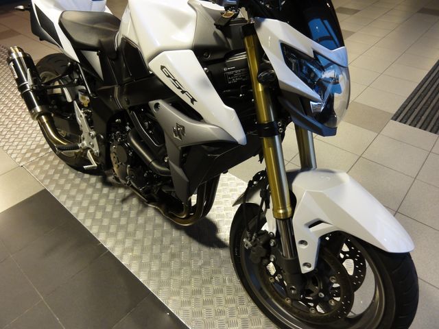 suzuki - gsr-750-a