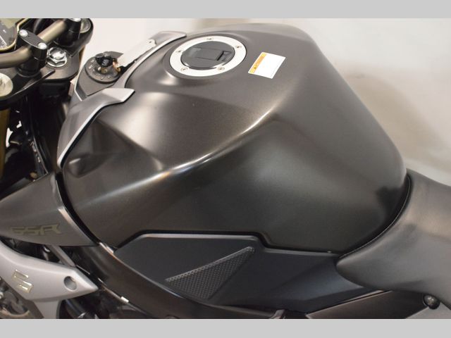 suzuki - gsr-750-a