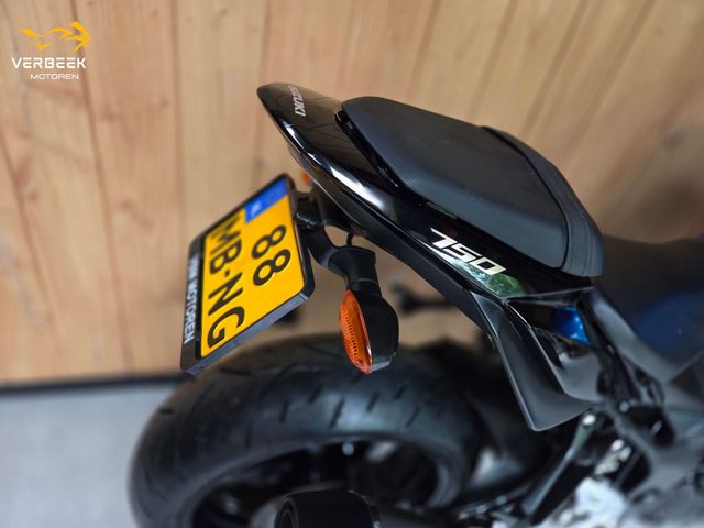 suzuki - gsr-750-a