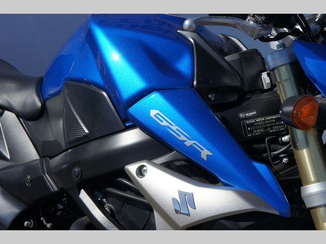 suzuki - gsr-750-a