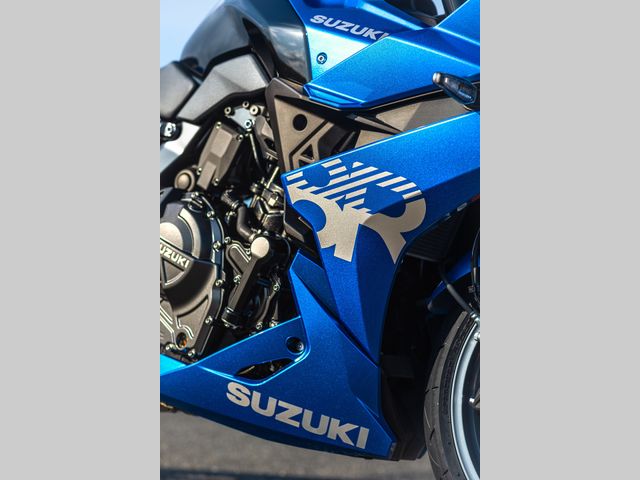 suzuki - gsx-8r