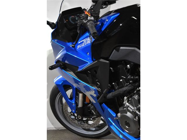 suzuki - gsx-8r