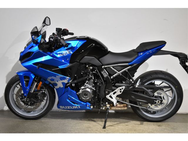 suzuki - gsx-8r