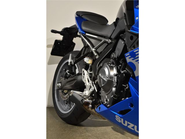 suzuki - gsx-8r