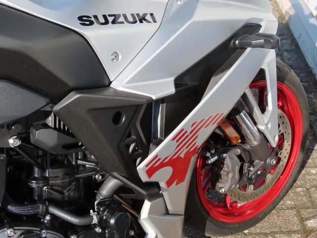 suzuki - gsx-8r