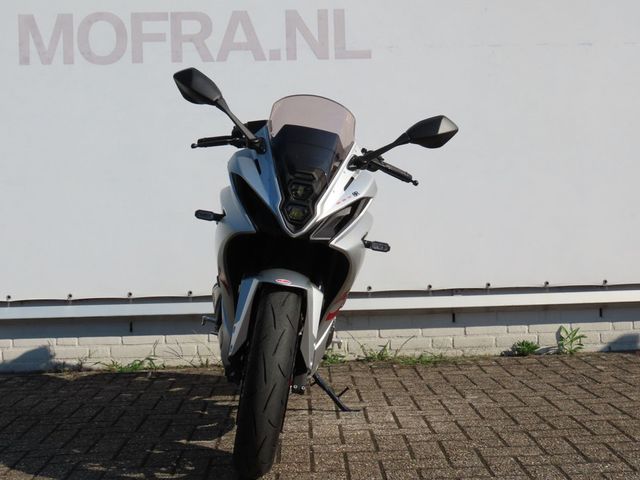 suzuki - gsx-8r