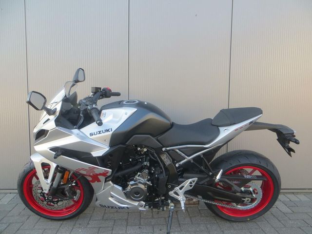 suzuki - gsx-8r