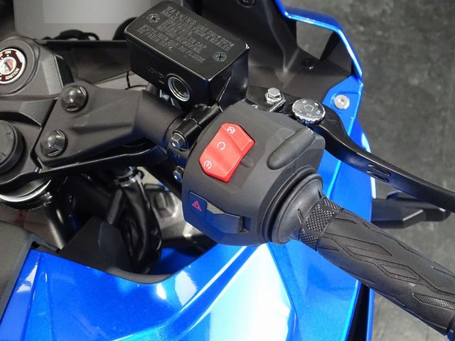 suzuki - gsx-8r