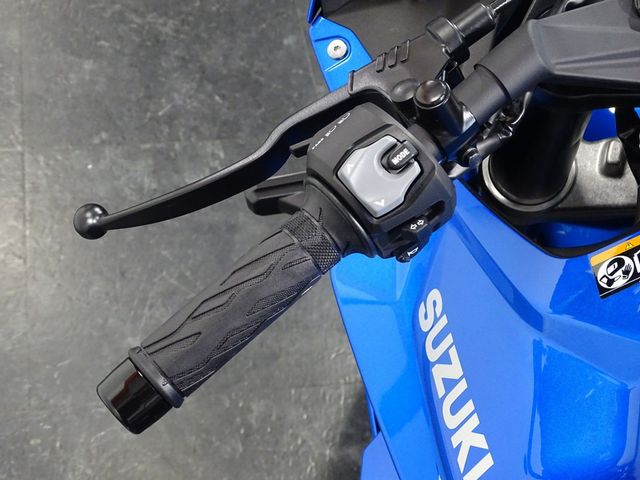 suzuki - gsx-8r