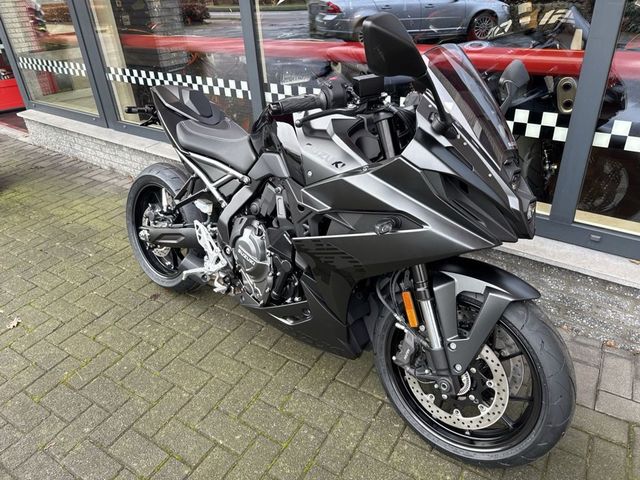 suzuki - gsx-8r